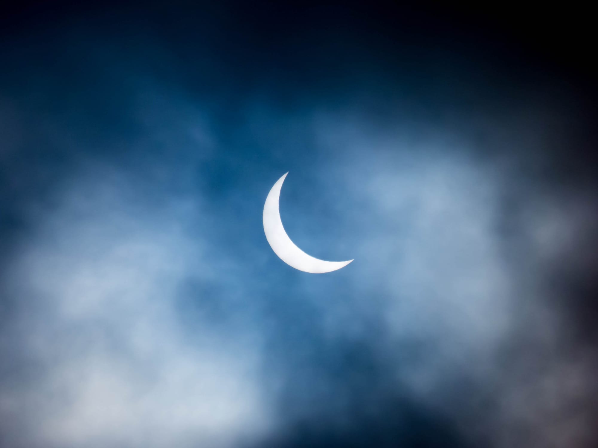 Rays of light for students despite motion eclipse