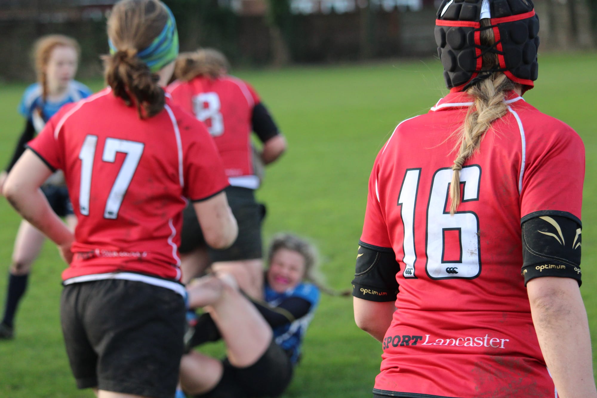 Women's Rugby Face League Front-Runners