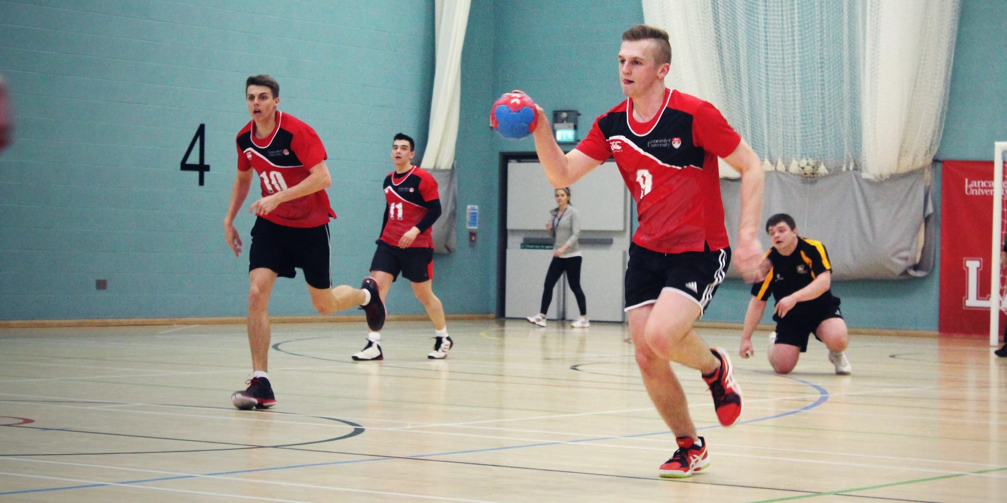 Powerful Lancaster take handball win