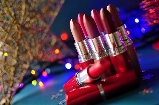 How To Look A Lot Like Christmas