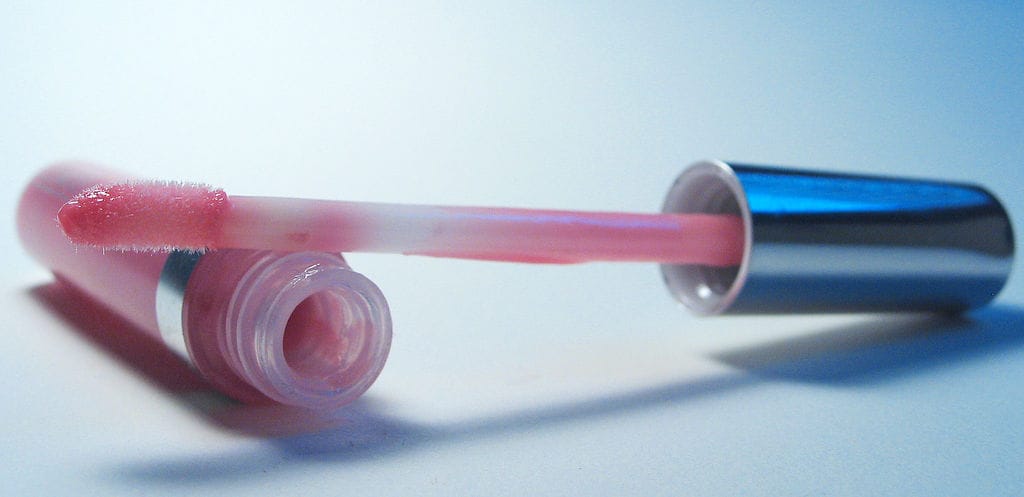 Everyday We're Hustlin': DIY Lipgloss