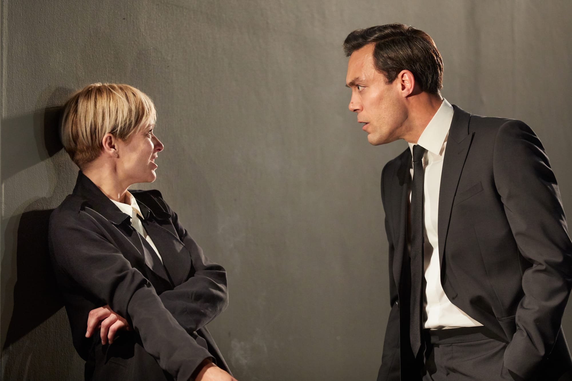 NT Live: I'm Not Running Review – Political romance entertains alternate 2018