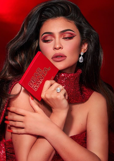 Decade in Review: Fashion Fads and Beauty Bombshells