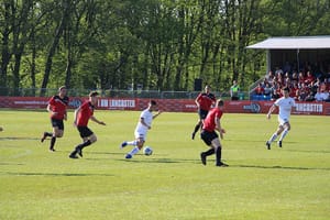 Red's Reign Supreme in Roses Opening Ceremony