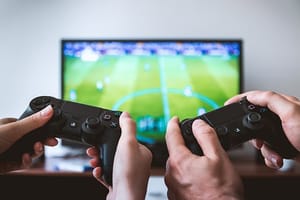 Why It's Difficult To Get Into Gaming: Consoles vs. PC Rundown for Beginners